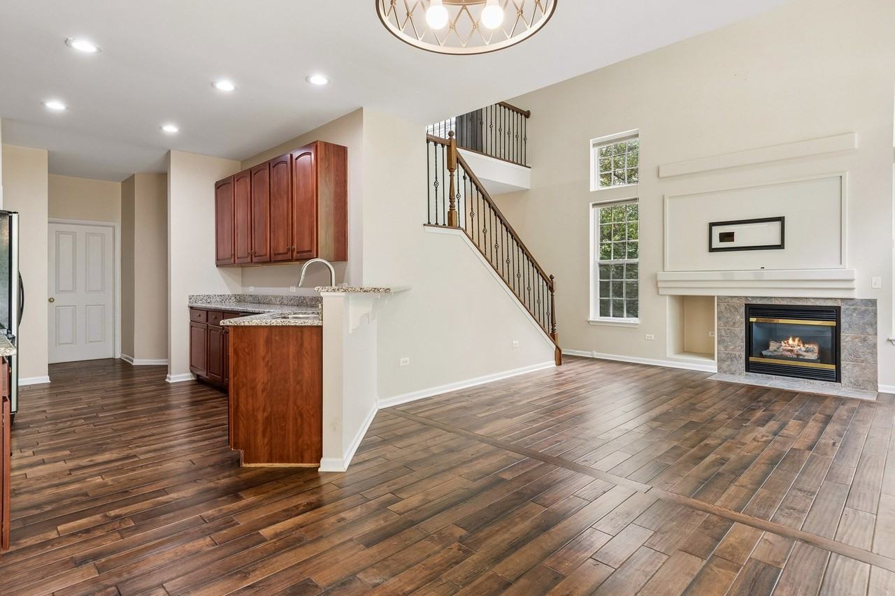382 Vaughn Cir - Photo 2 of 15