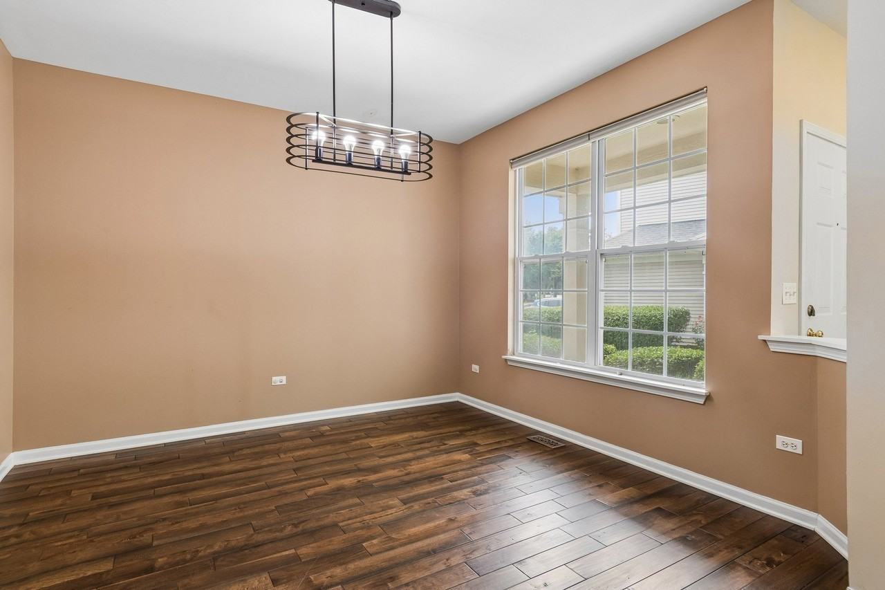 382 Vaughn Cir - Photo 6 of 15