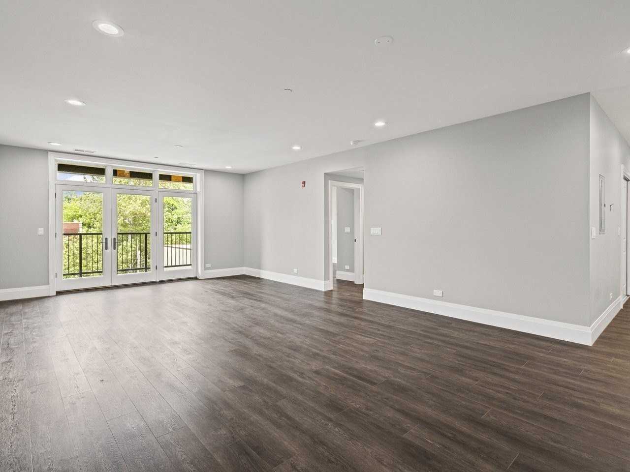 1036 Lake St #2N - Photo 4 of 33