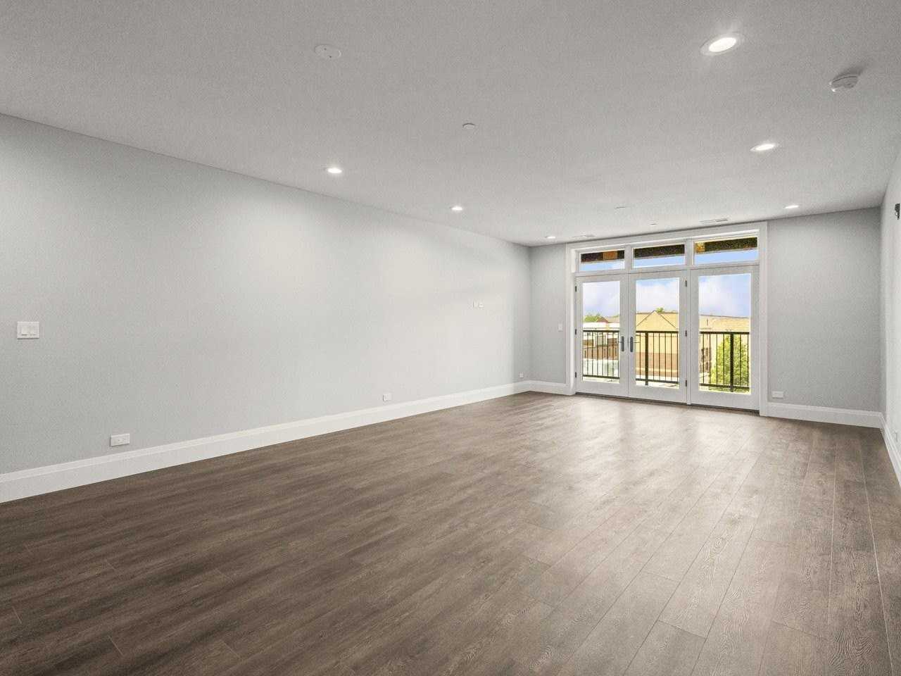 1036 Lake St #2N - Photo 5 of 33