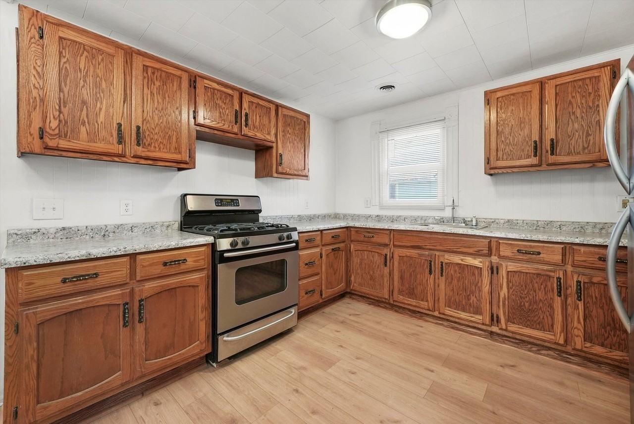 1097 E Merchant St #2 - Photo 6 of 20