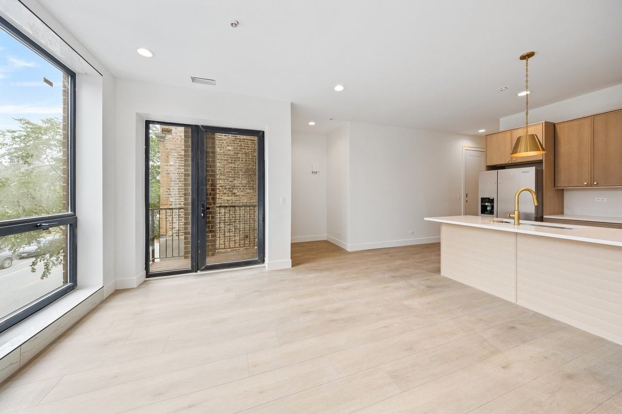1313 W Taylor St #2 - Photo 4 of 27