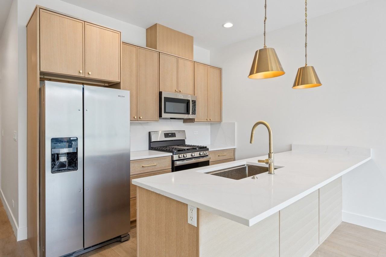 1313 W Taylor St #2 - Photo 5 of 27