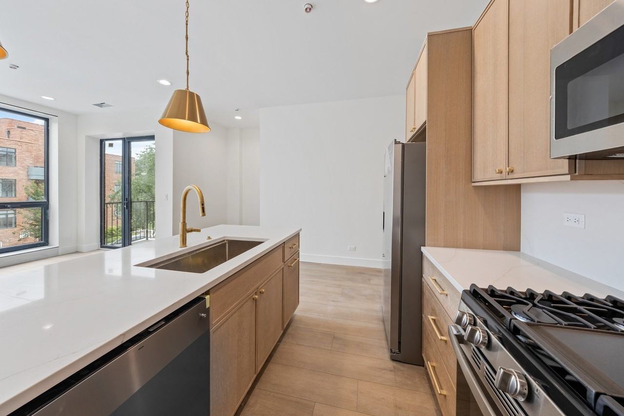 1313 W Taylor St #2 - Photo 7 of 27