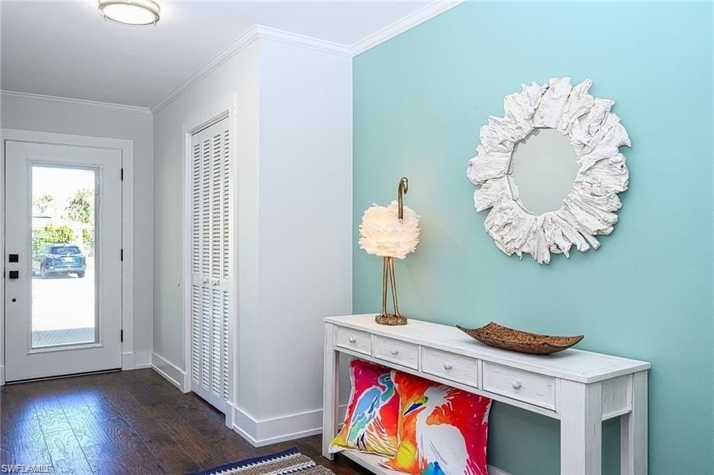 682 95th Ave N - Photo 3 of 30
