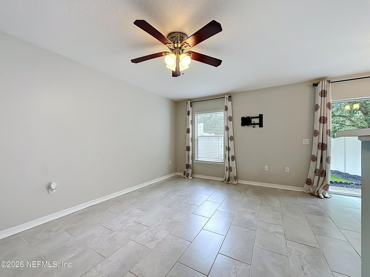 8224 Halls Hammock Ct - Photo 7 of 42