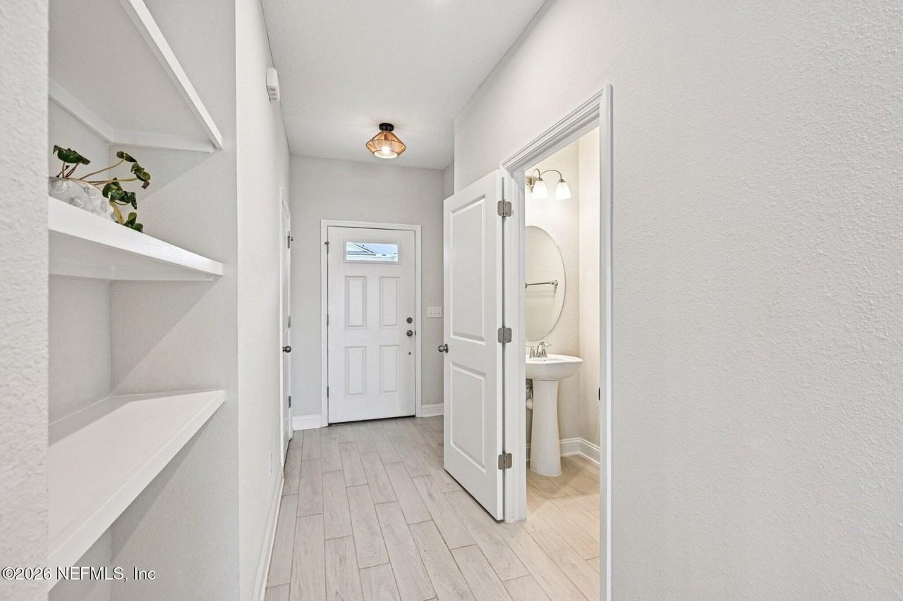 13019 Holsinger Blvd - Photo 5 of 50