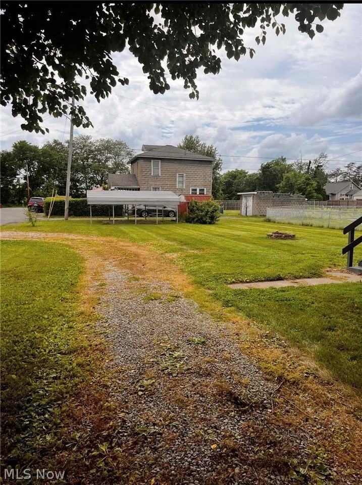 1100 Oak St - Photo 3 of 9