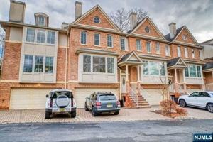 featured image of 27 Harrington Ct