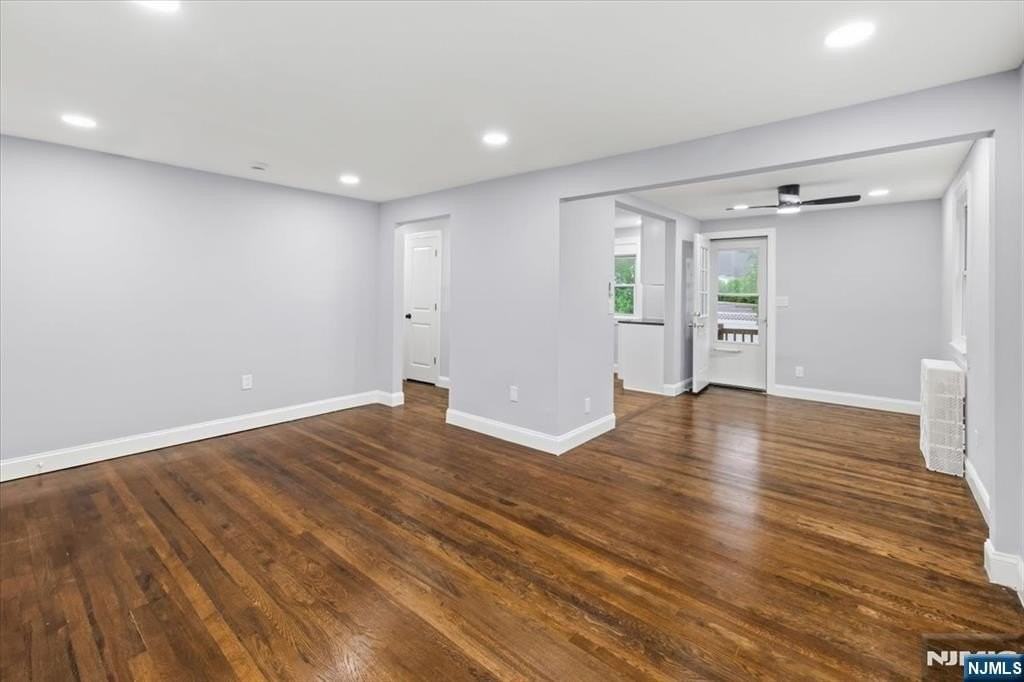 3-17 31st St - Photo 4 of 29