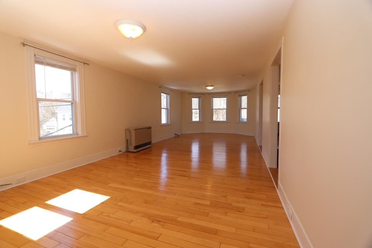 20 Whipple Rd Apt B #20B - Photo 4 of 46