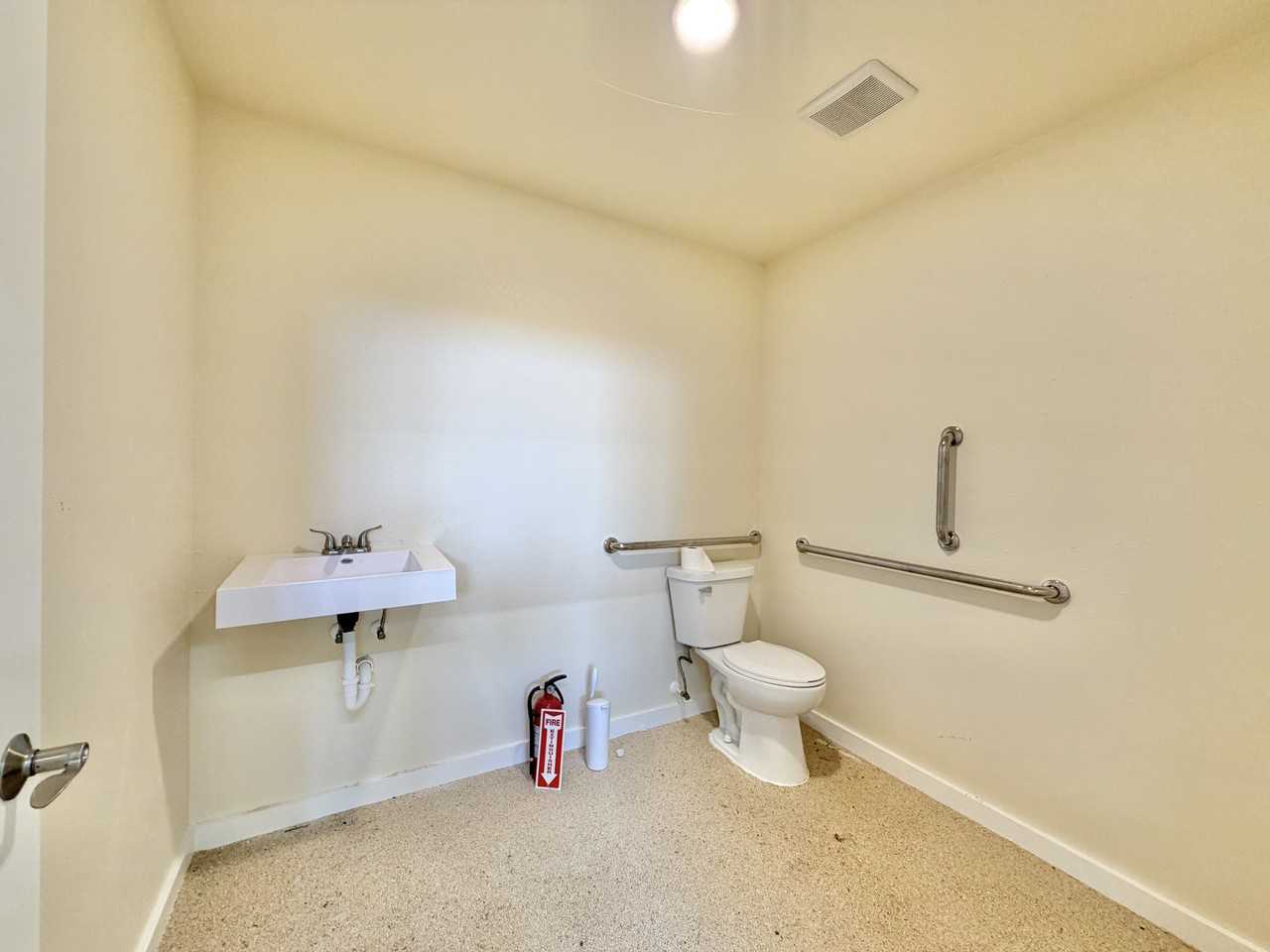 898 Arthur Dr #6 - Photo 3 of 5