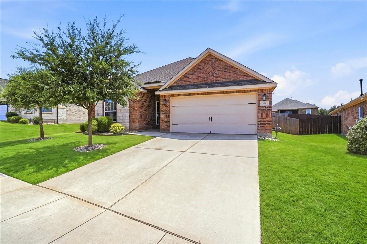 411 Winchester Dr - Photo 2 of 31