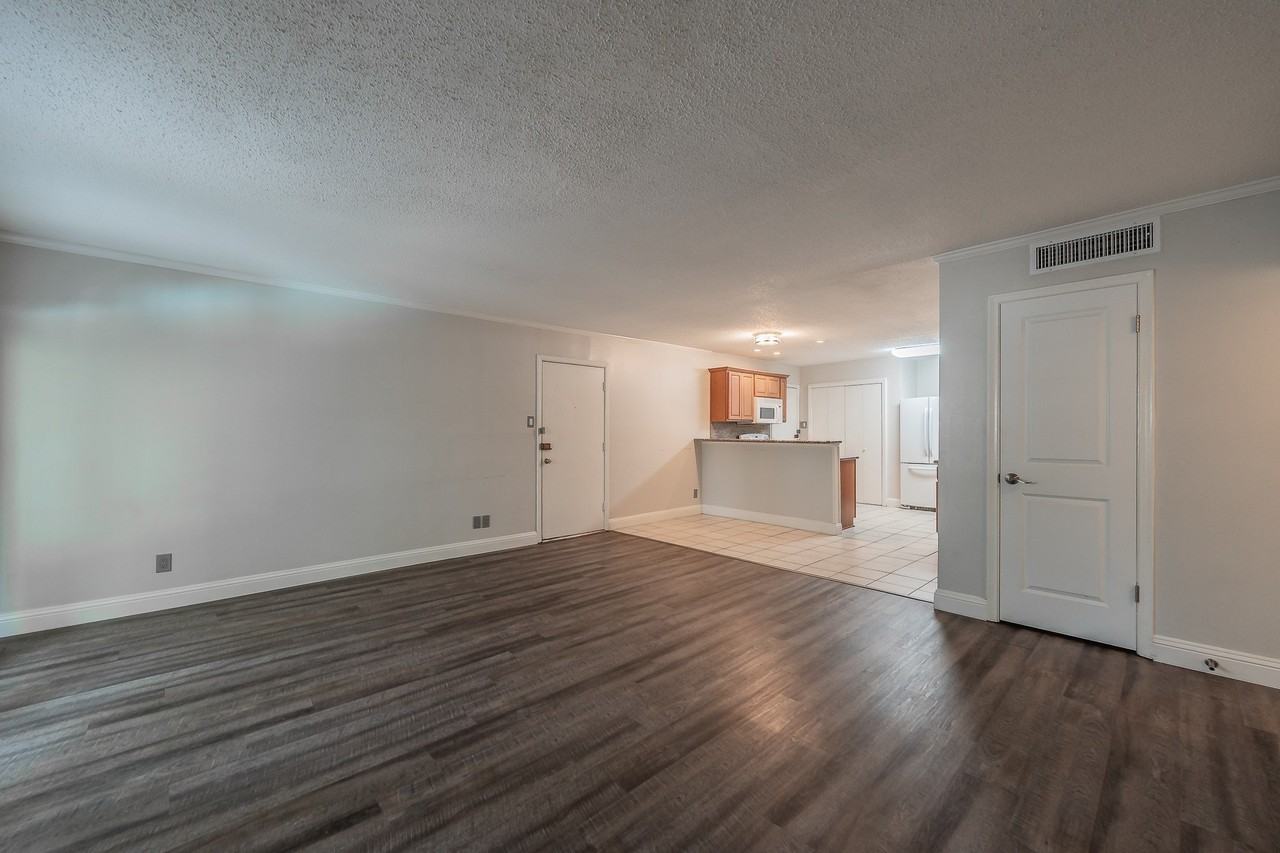 7706 Meadow Rd #225 - Photo 5 of 35