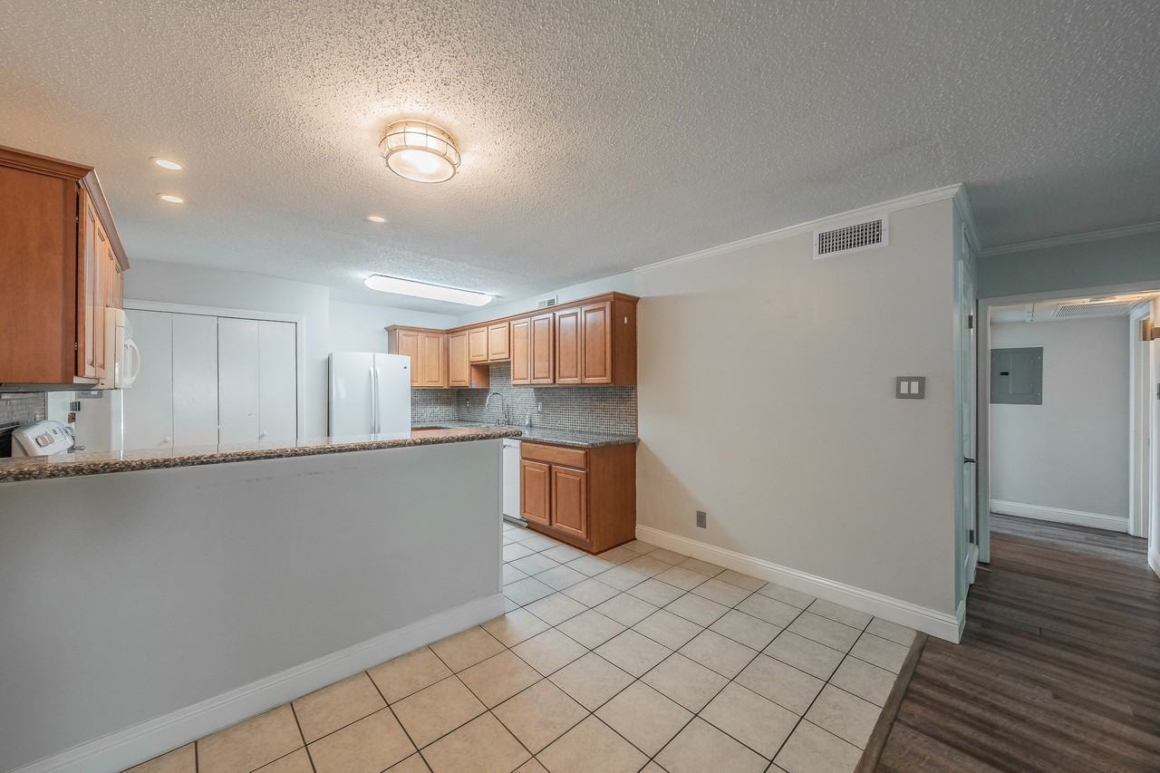 7706 Meadow Rd #225 - Photo 6 of 35