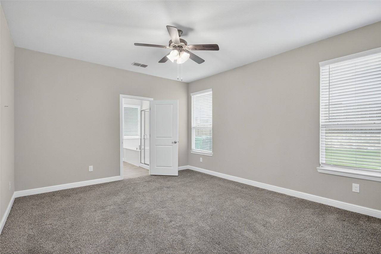 5401 Cypress Point Dr - Photo 4 of 14