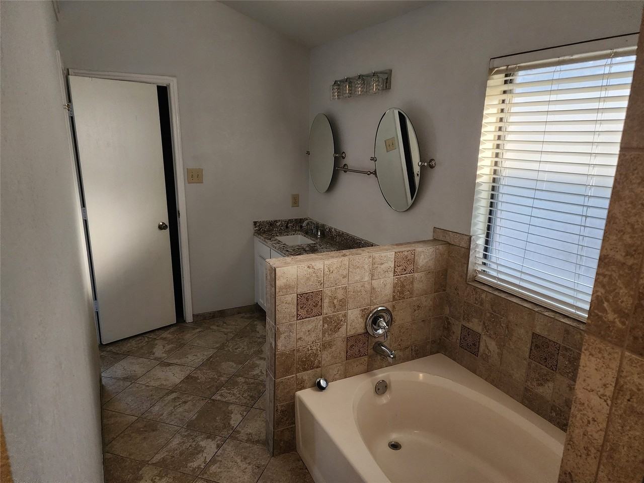 8240 Willis Ln - Photo 6 of 10