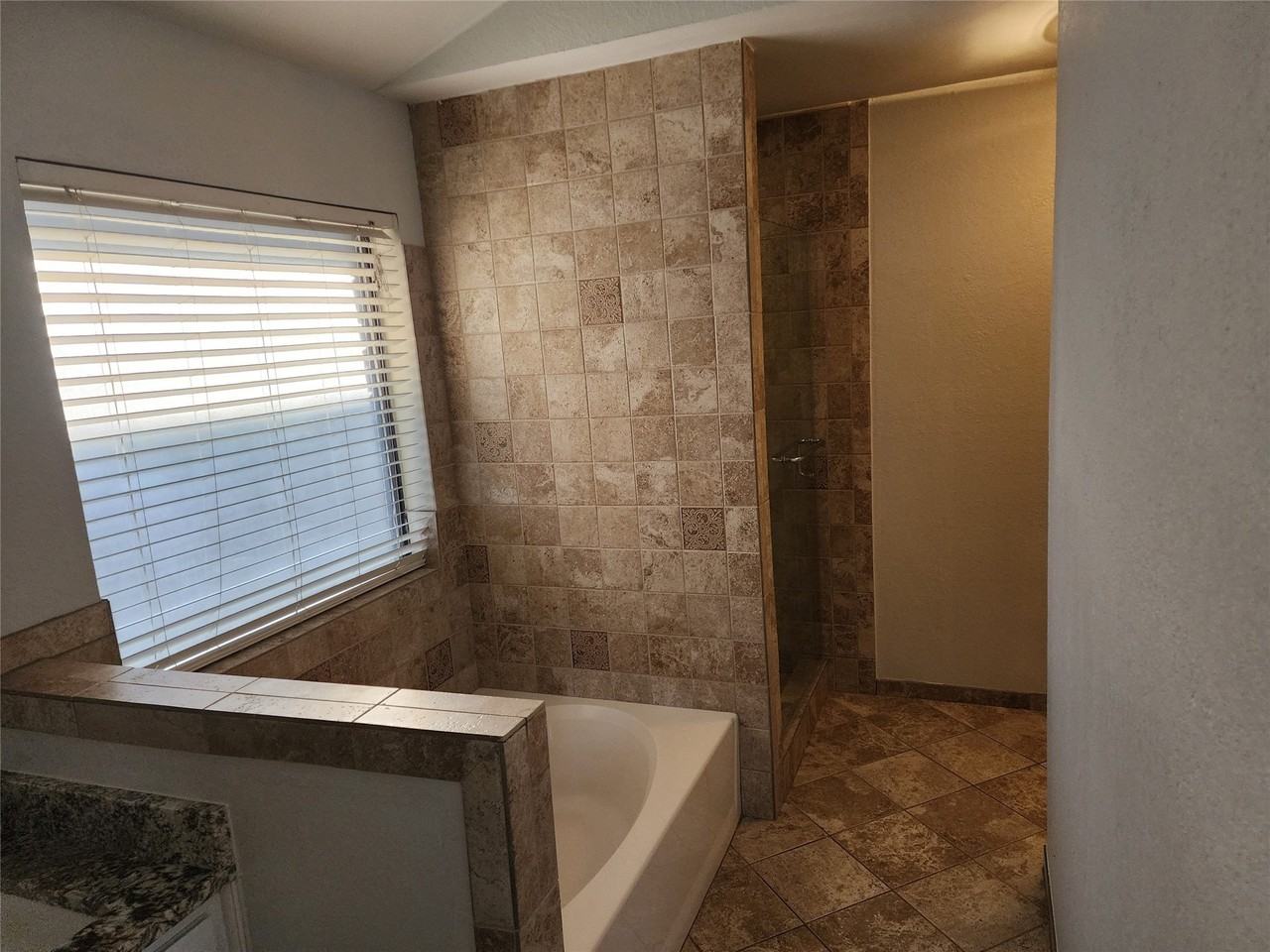 8240 Willis Ln - Photo 7 of 10