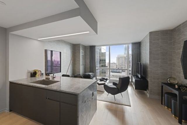 400 Park Ave S #34D