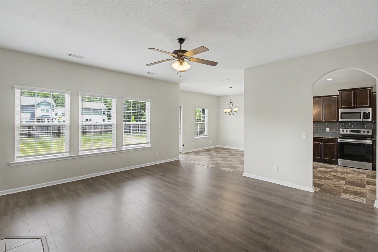 16 Cassels Ct #1 - Photo 4 of 35
