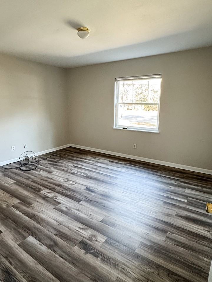 1802 Kings Chapel Rd #3 - Photo 6 of 8