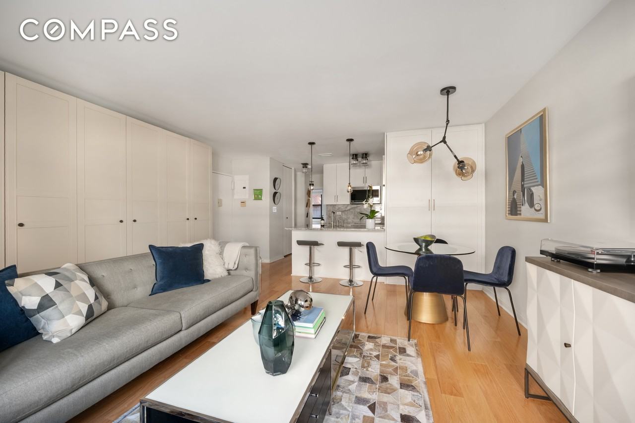 146 Bank St #2B - Photo 3 of 10