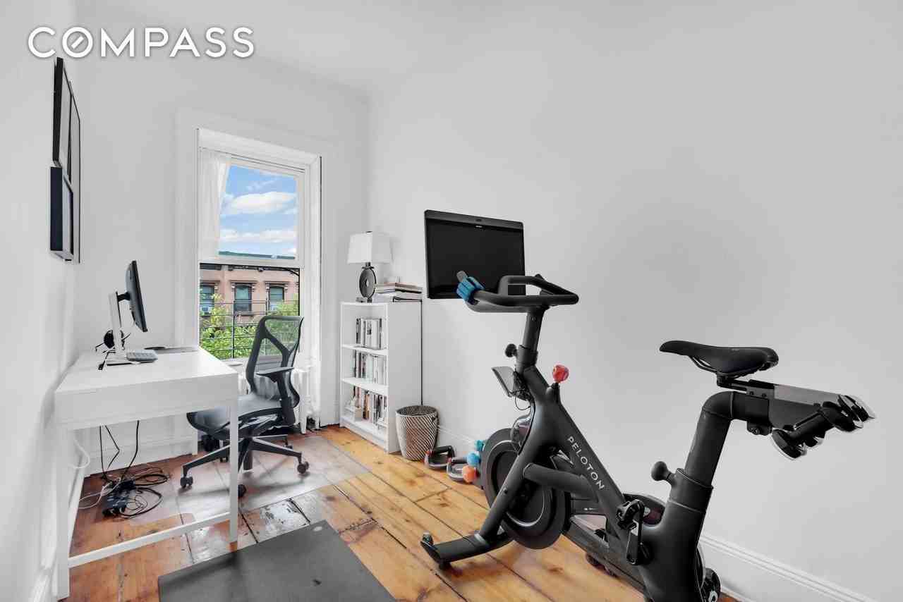 33 Sterling Pl #2 - Photo 6 of 12