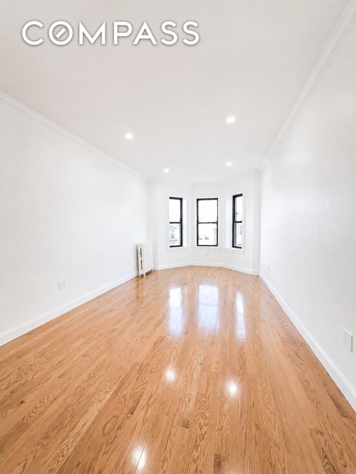84 72nd St #2 - Photo 4 of 16
