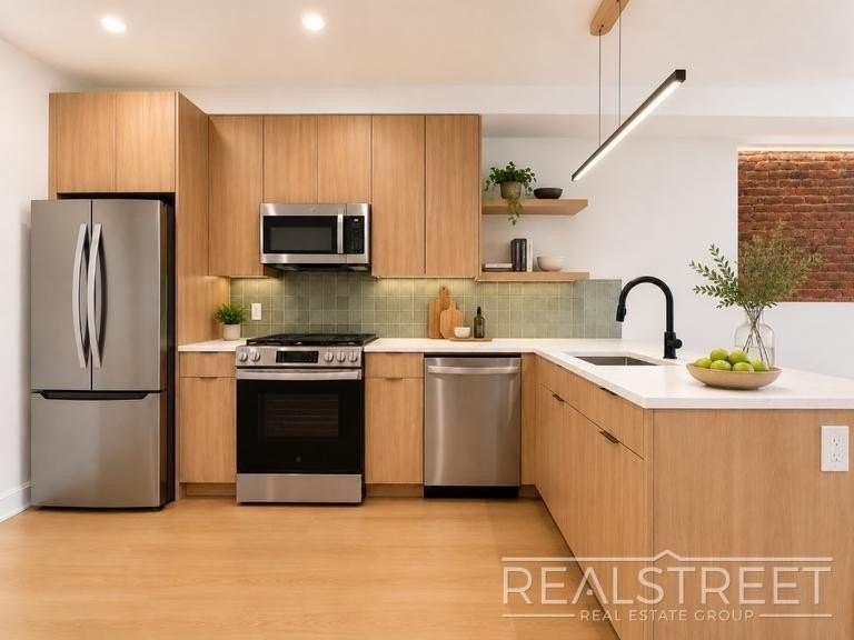 95 Ralph Ave #2