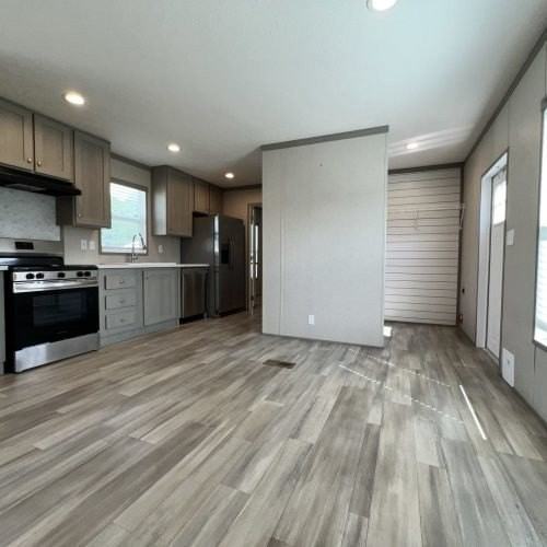 92 Teasley Ln - Photo 2 of 21