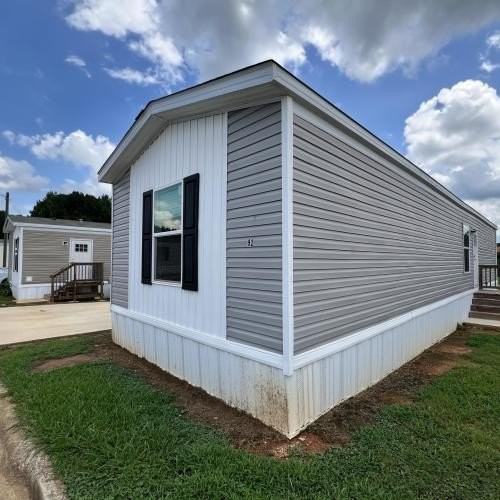 92 Teasley Ln - Photo 3 of 21