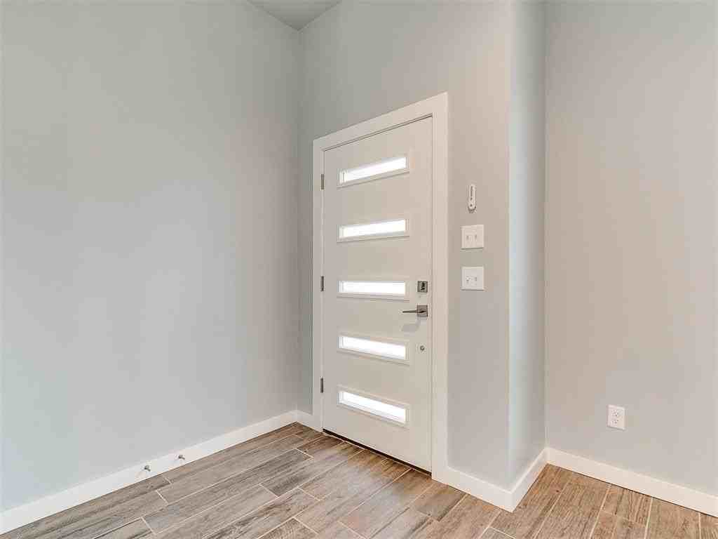 421 Remington Ave - Photo 4 of 50