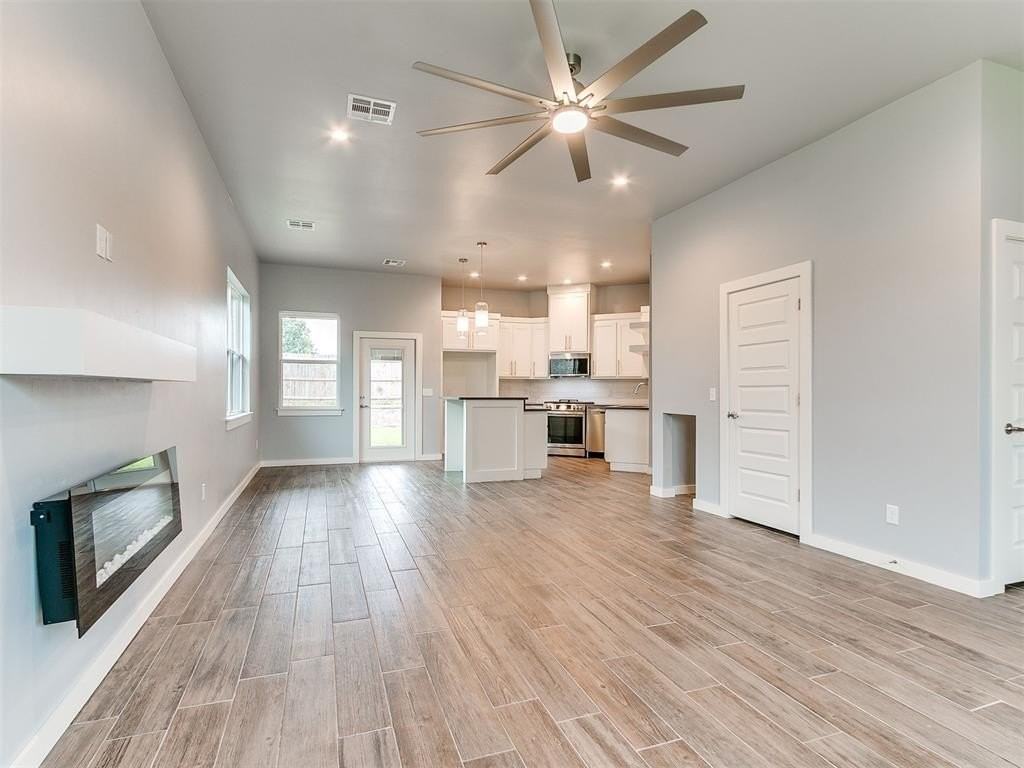 421 Remington Ave - Photo 7 of 50