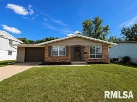featured image of 2220 W Kensington Dr