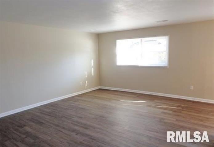 5229 N Montclair Ave #2 - Photo 4 of 11