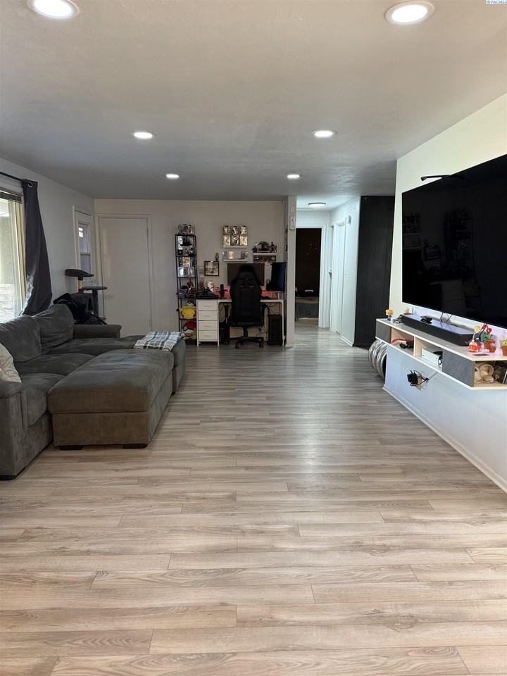 1326 W 4th Ave - Photo 4 of 18