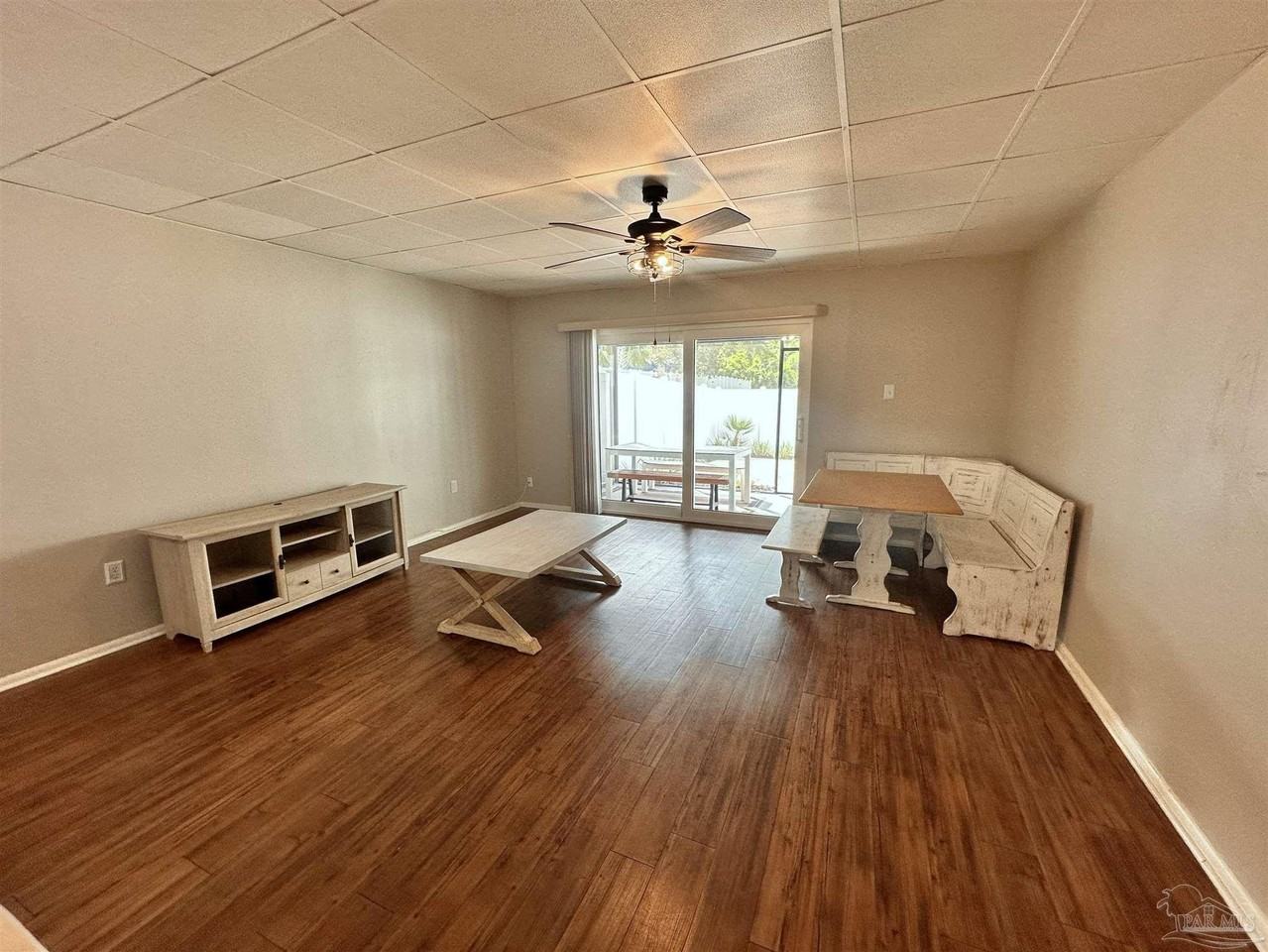 201 Pensacola Beach Rd #D3 - Photo 5 of 18