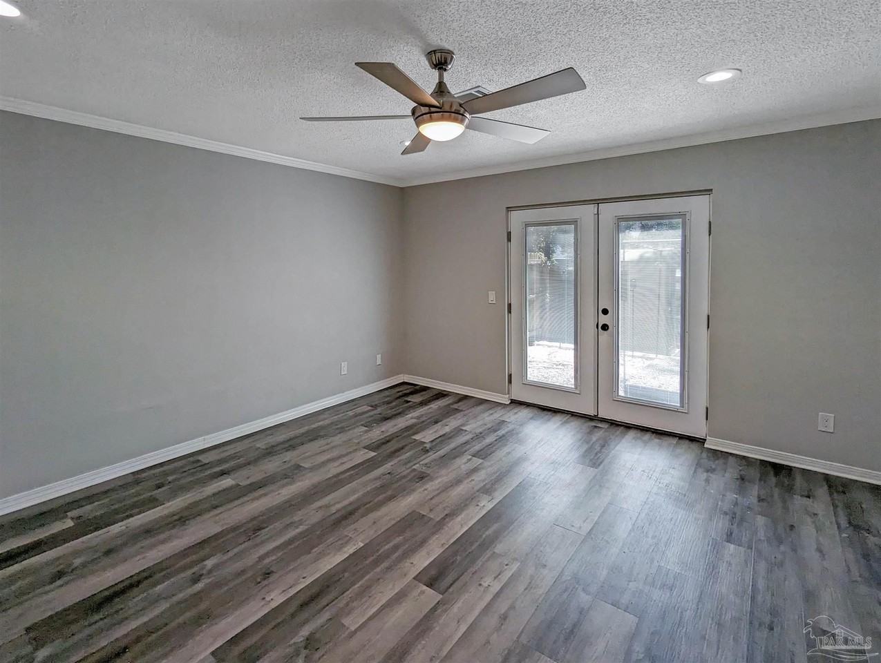 1313 Foxborough Dr - Photo 5 of 19