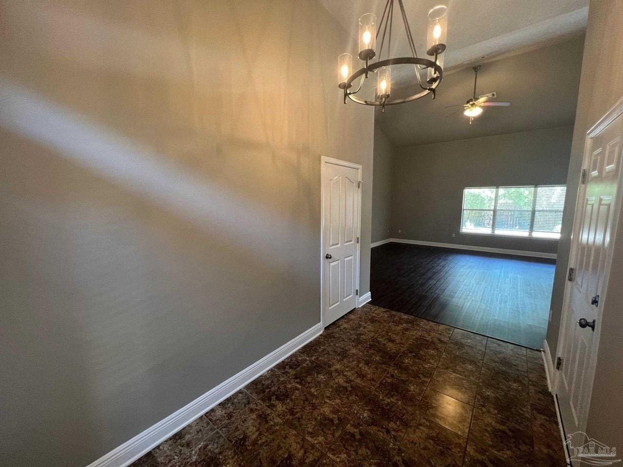 3068 Palm St - Photo 5 of 34