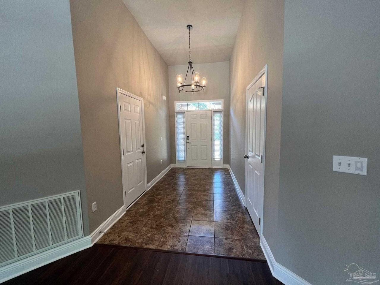 3068 Palm St - Photo 6 of 34