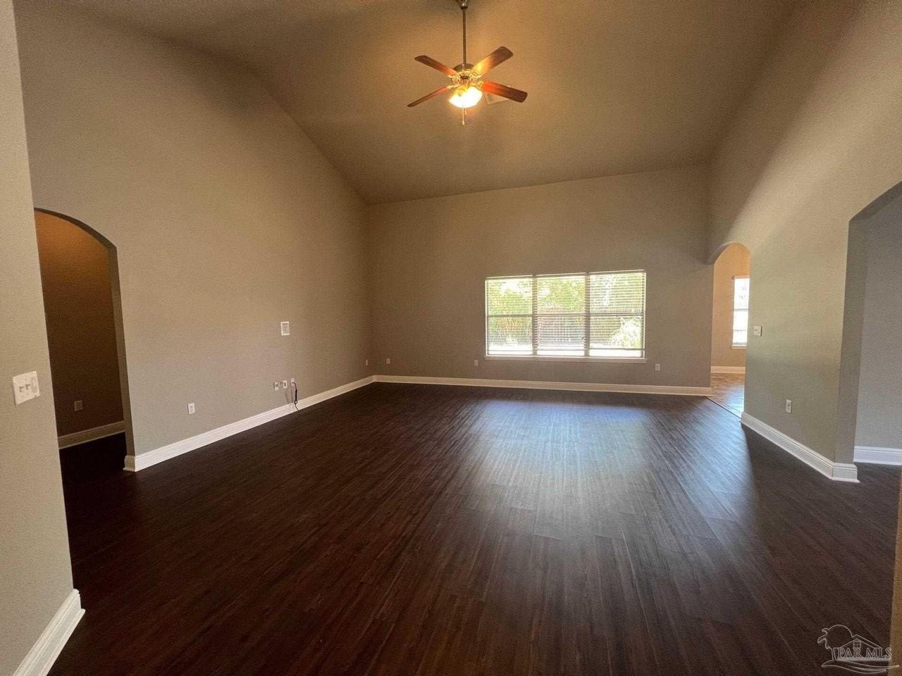 3068 Palm St - Photo 7 of 34
