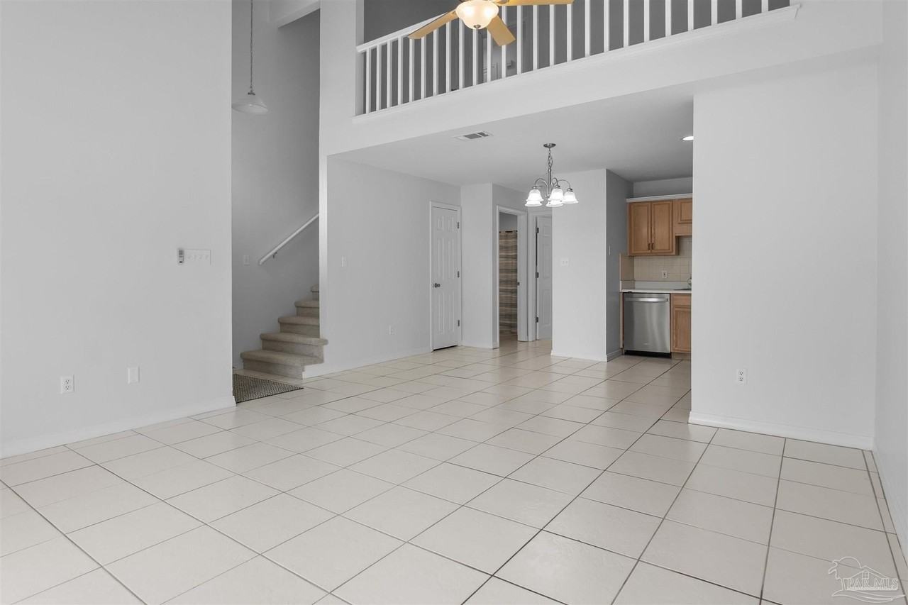 1356 Redwood Ln - Photo 4 of 23