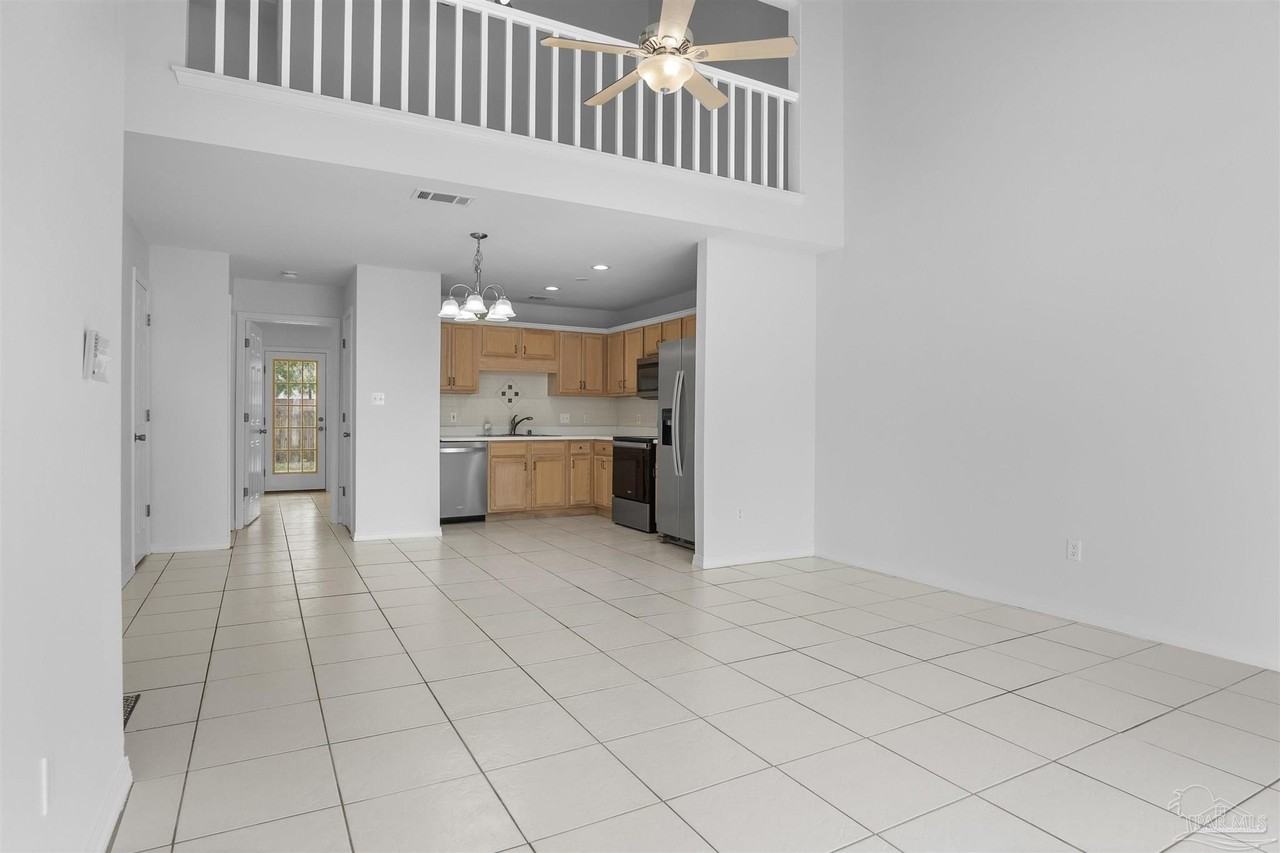 1356 Redwood Ln - Photo 5 of 23