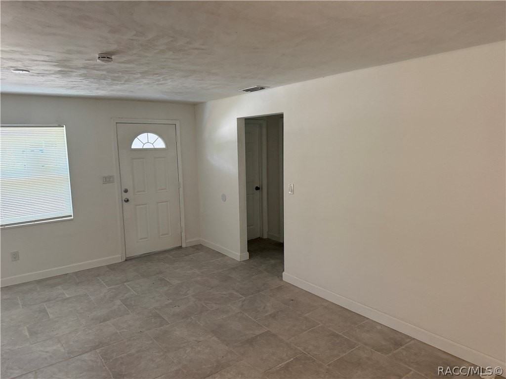 1405 Eden Dr - Photo 3 of 27