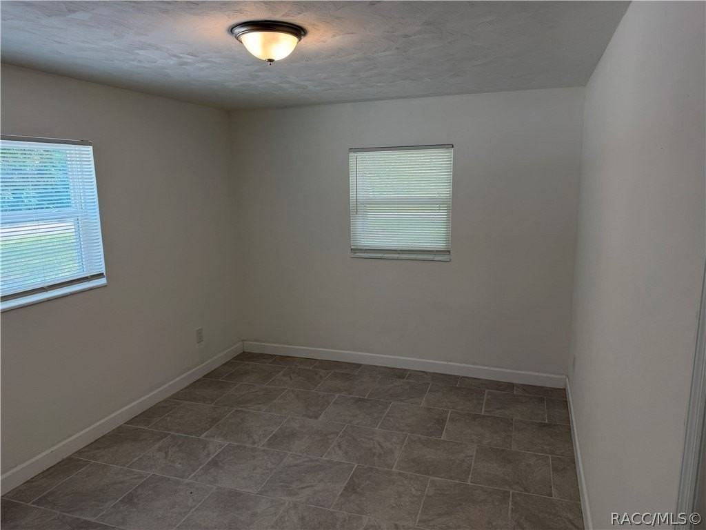 1405 Eden Dr - Photo 4 of 27