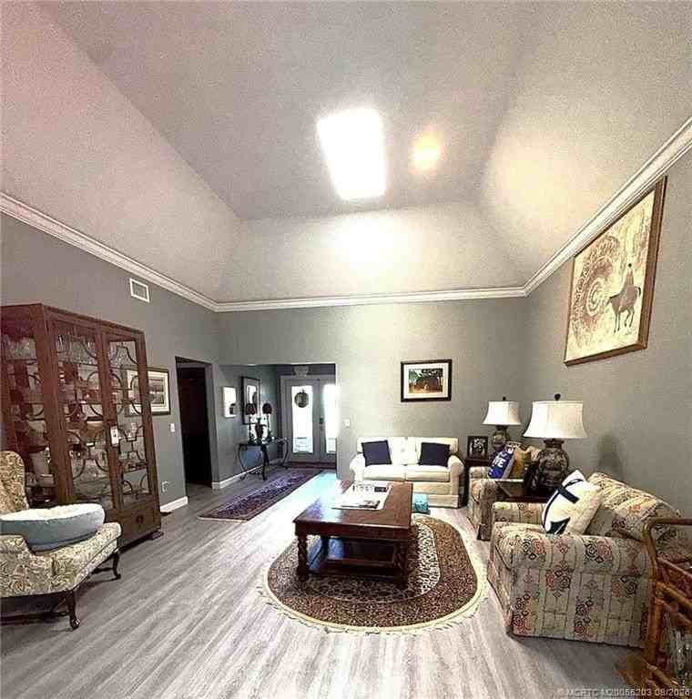 2880 Se Fairway W #1 - Photo 4 of 17