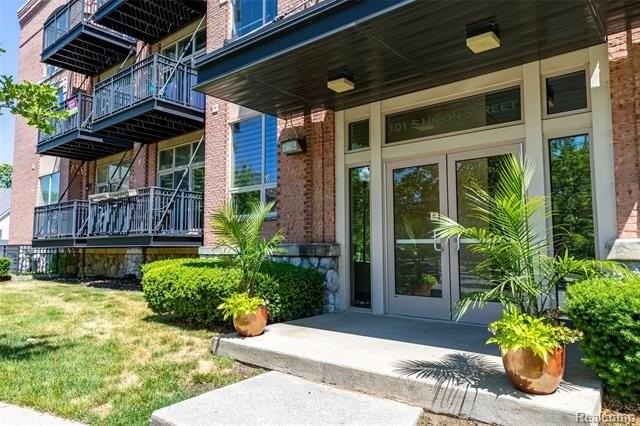 101 E Union St #207 - Photo 2 of 44