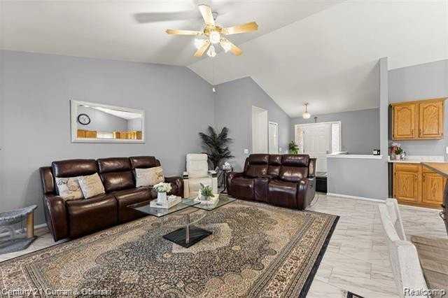 14777 Cavell St - Photo 5 of 32