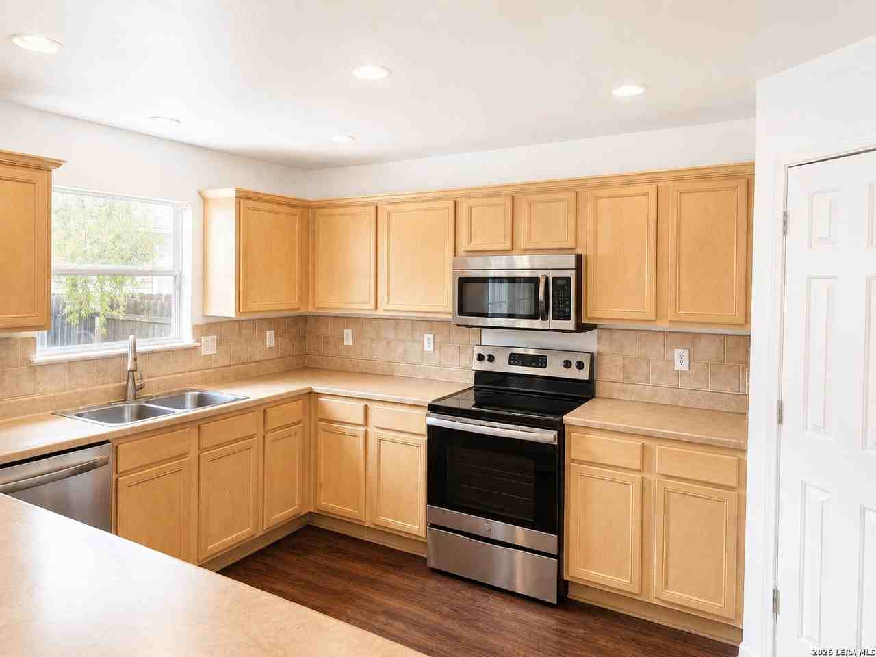 4124 Wensledale Dr - Photo 6 of 19