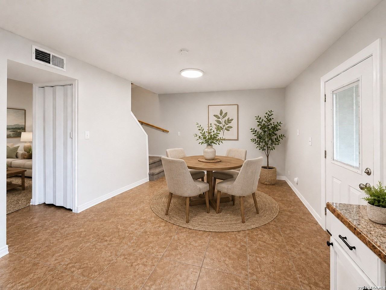 7726 Glen Mdws - Photo 4 of 48